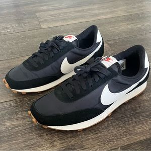 Nike Daybreak. Women’s size 8.5.